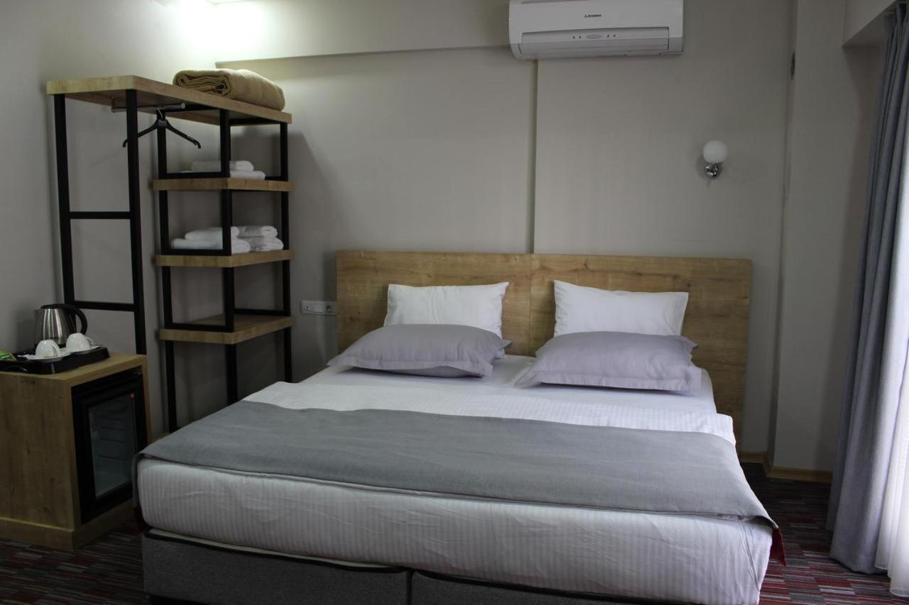 Mojo Hotel