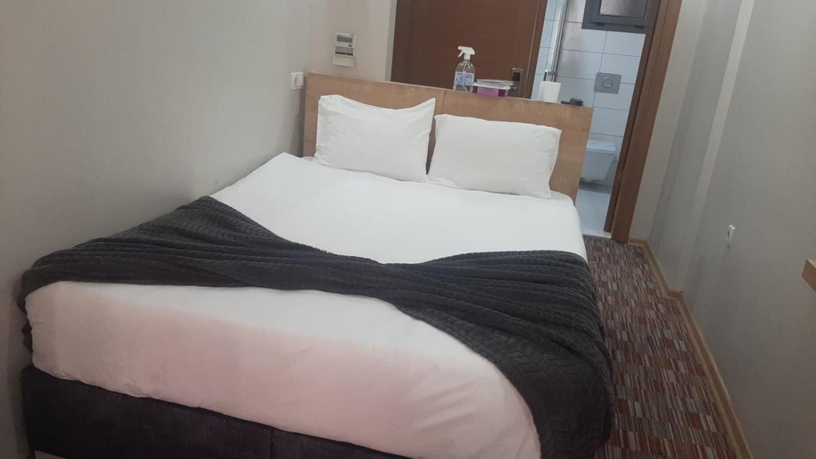 Mojo Hotel